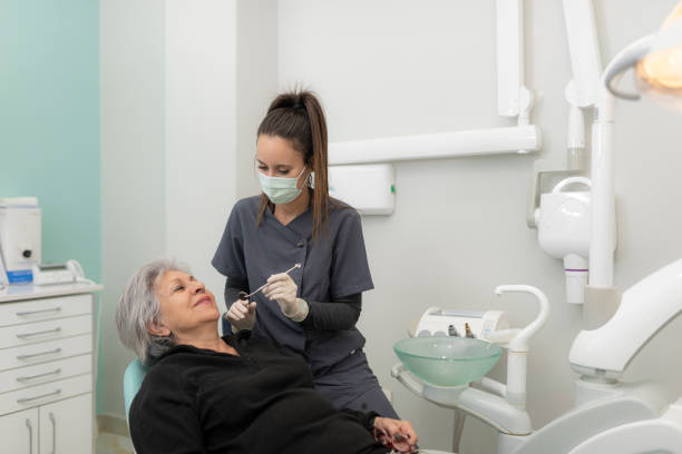 Best Emergency Tooth Extraction in Streamwood, IL